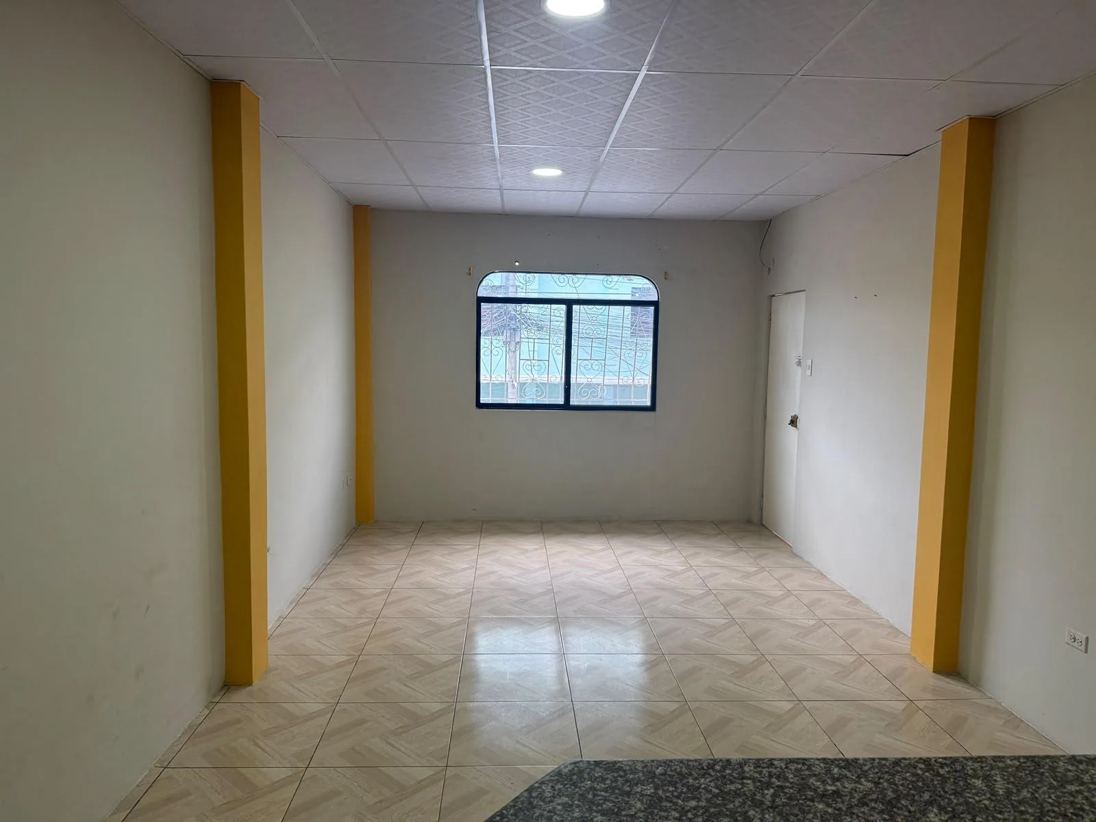 Se alquila departamento en Calle Salinas y Cap. Nájera JosS
