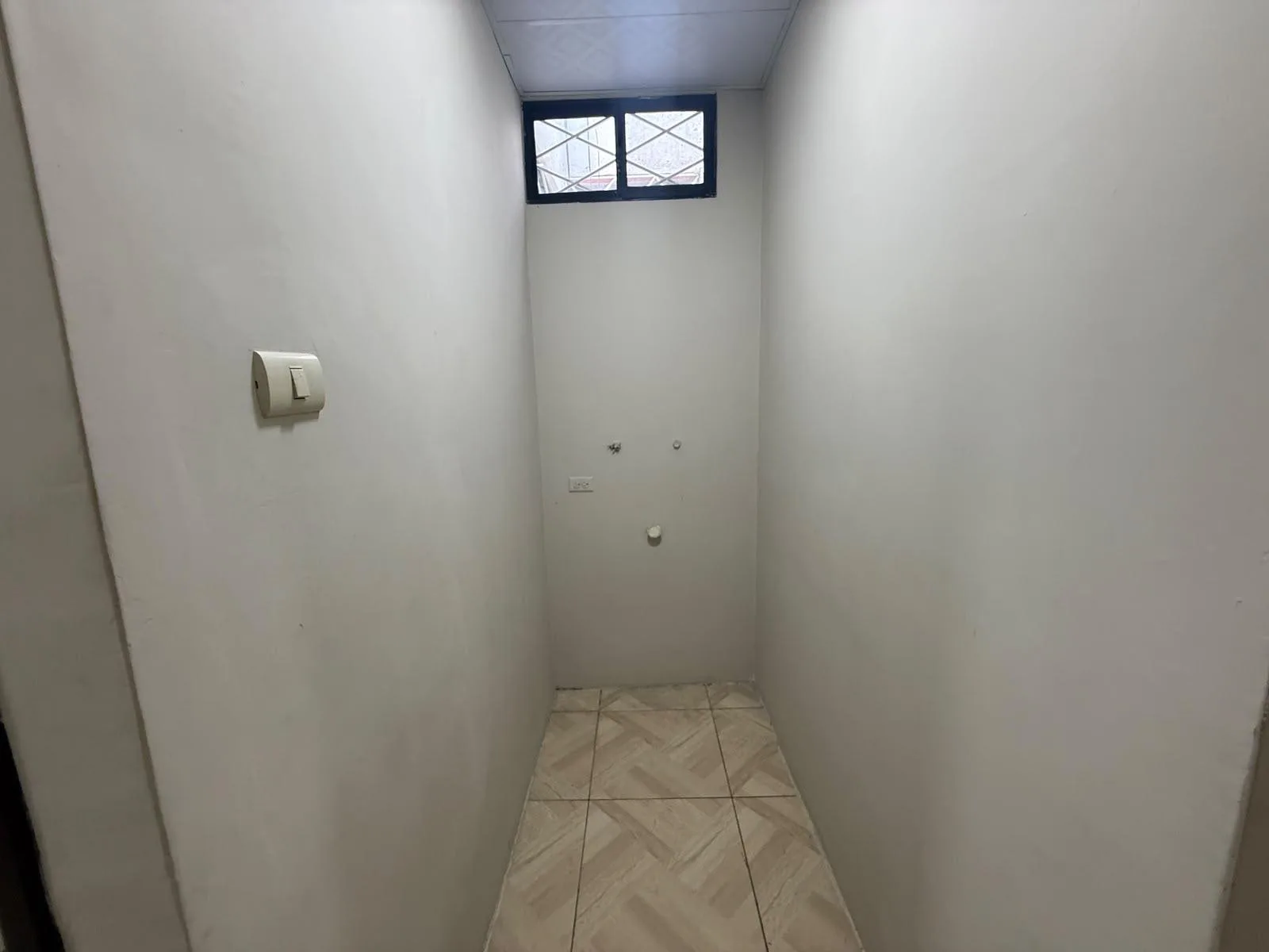 Se alquila departamento en Calle Salinas y Cap. Nájera JosS