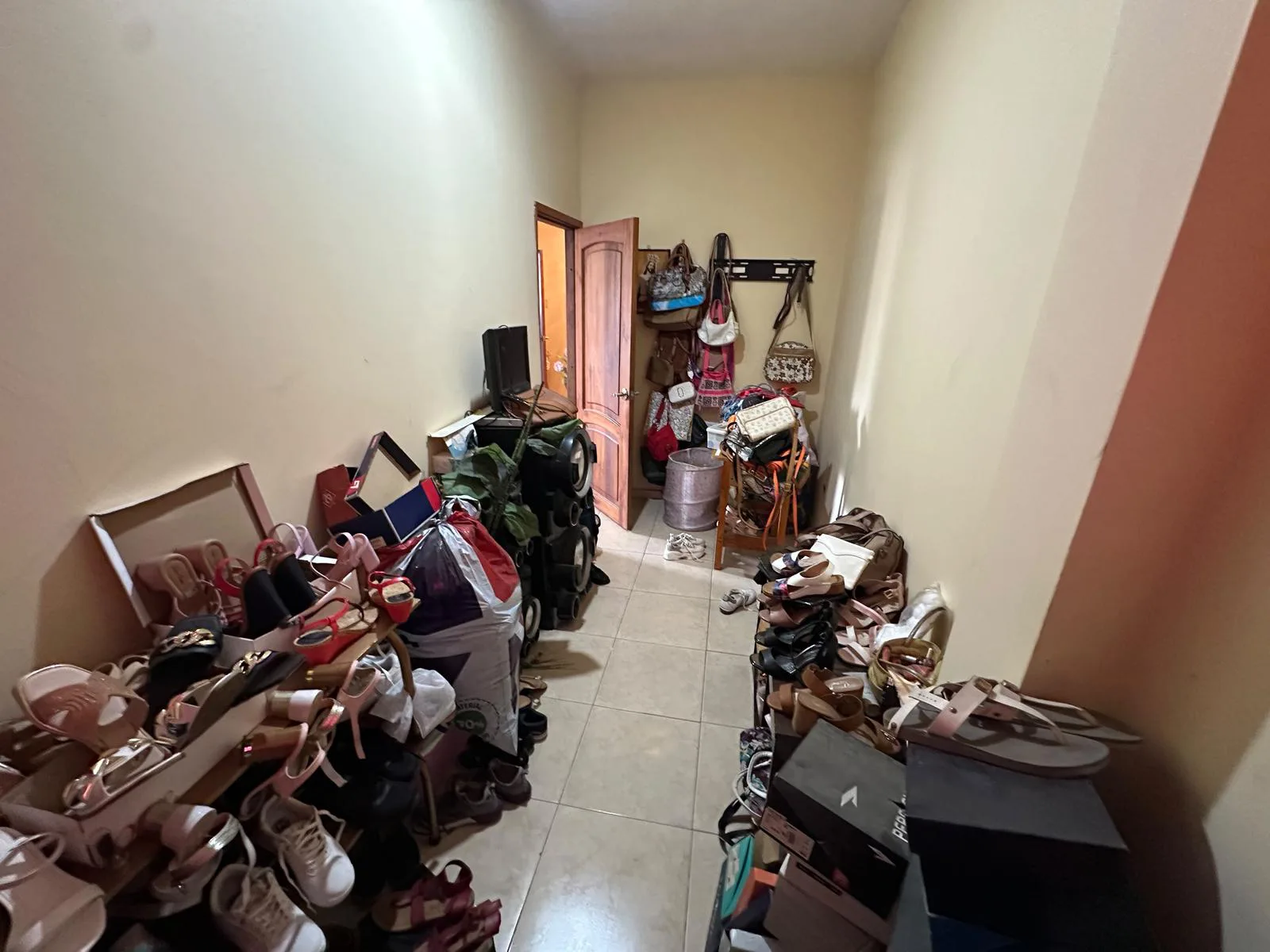 Se vende casa rentera, en sur oeste de Guayaquil CinB