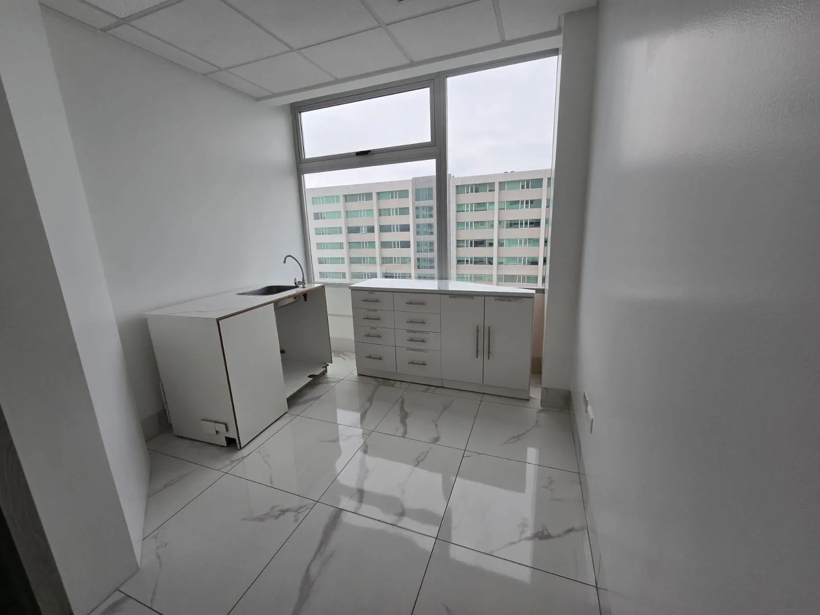 Oficina en Alquiler, Edificio Solaris, Mall Del Sol, AnaA