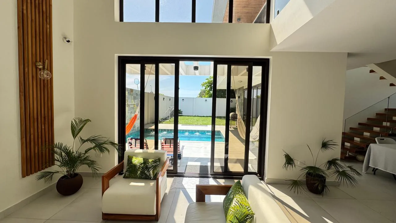 Se vende casa en Urbanización Marenostra, Prov Santa Elena JosS