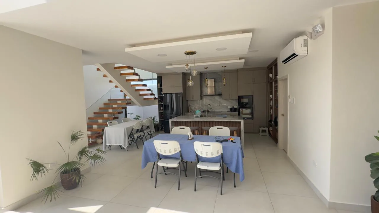 Se vende casa en Urbanización Marenostra, Prov Santa Elena JosS