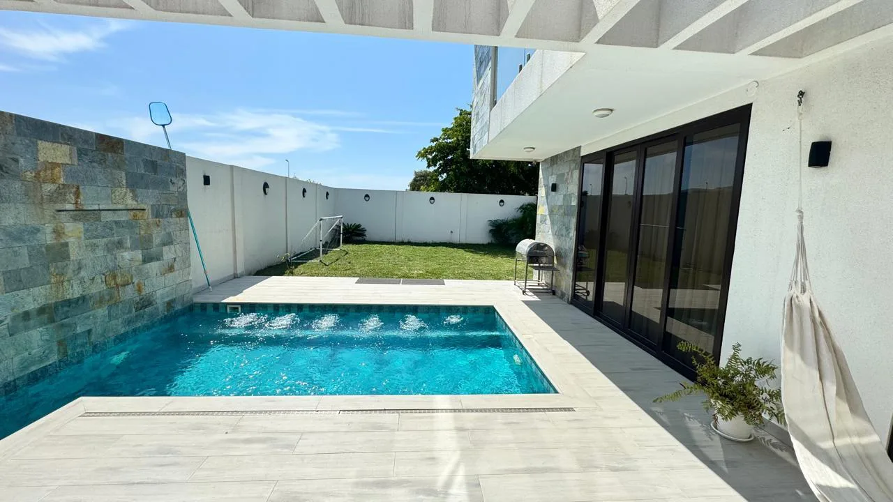 Se vende casa en Urbanización Marenostra, Prov Santa Elena JosS