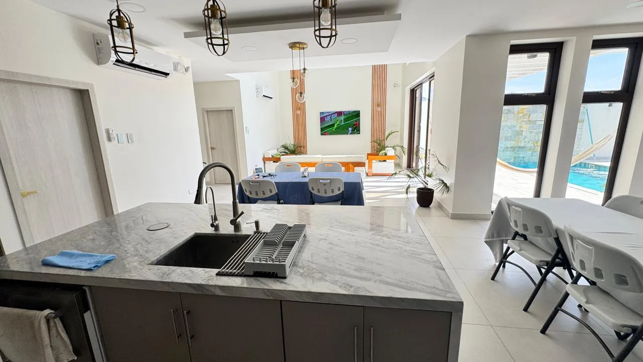 Se vende casa en Urbanización Marenostra, Prov Santa Elena JosS