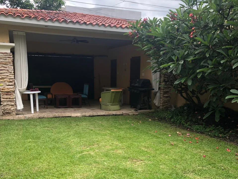 Venta de Casa en Urbanizacion Puerto Azul, Guayaquil, VanC