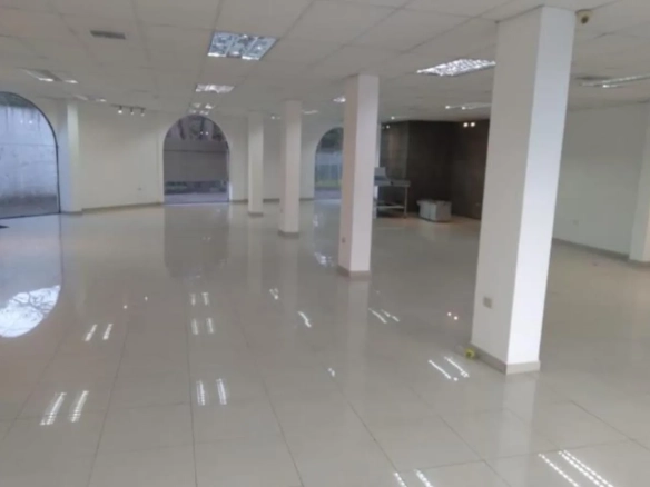 Alquiler de Local Comercial PA en Aventura Plaza, Urdesa, VanC