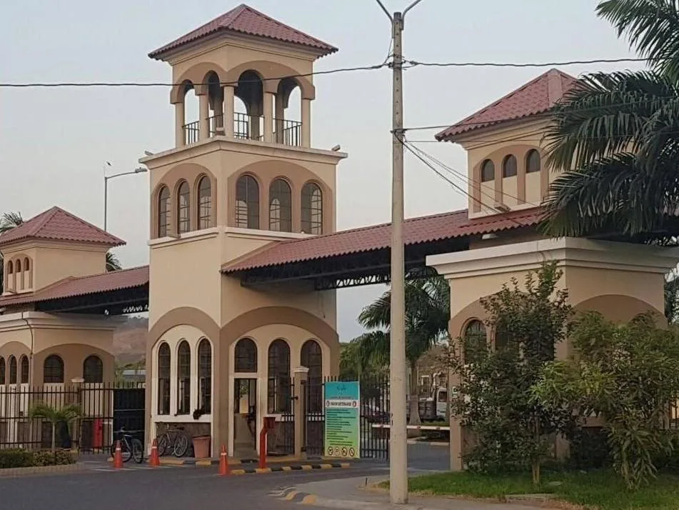 Venta de casa en urbanizacion la joya etapa perla NatM