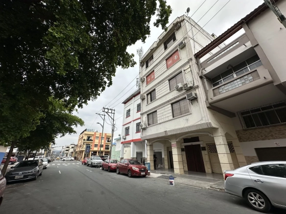 Oficina en venta en Manuel Galecio, Centro de Guayaquil, CyP