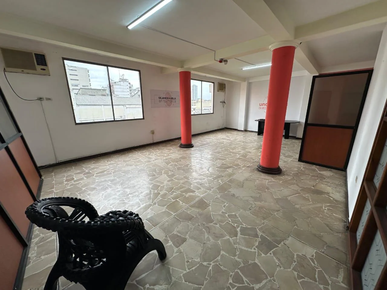 Oficina en alquiler Manuel Galecio, Centro de Guayaquil, CyP
