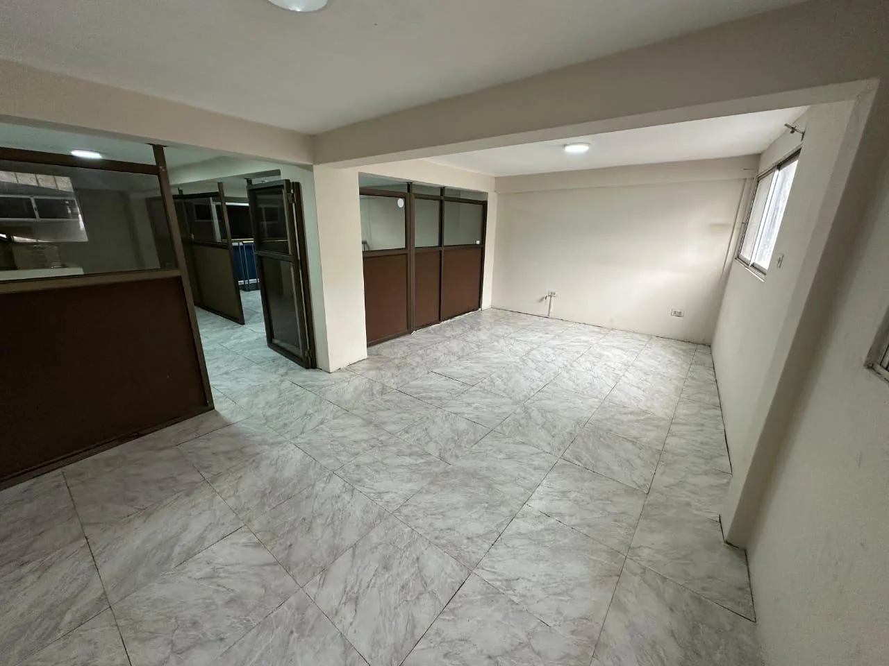 Local comercial en alquiler, Centro de Guayaquil, CyP