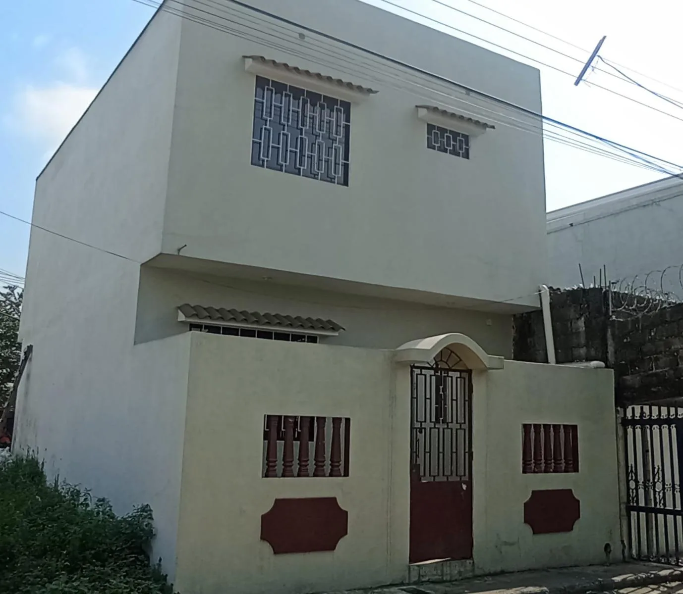 CASA EN VENTA MUCHO LOTE 1 BelF