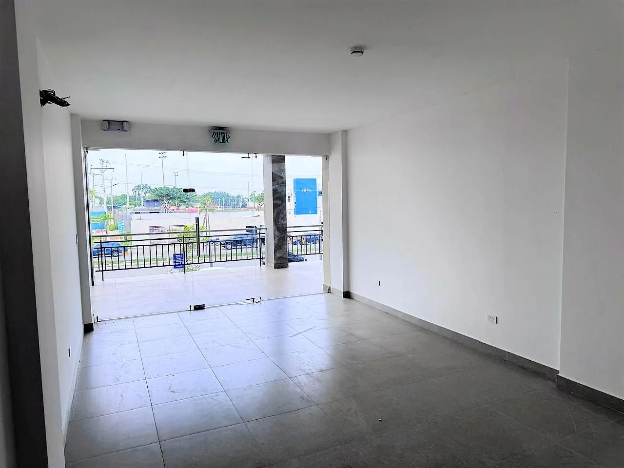 Local Comercial en Alquiler, Plaza Comercial Vizcaya II, Samborondon, RobA