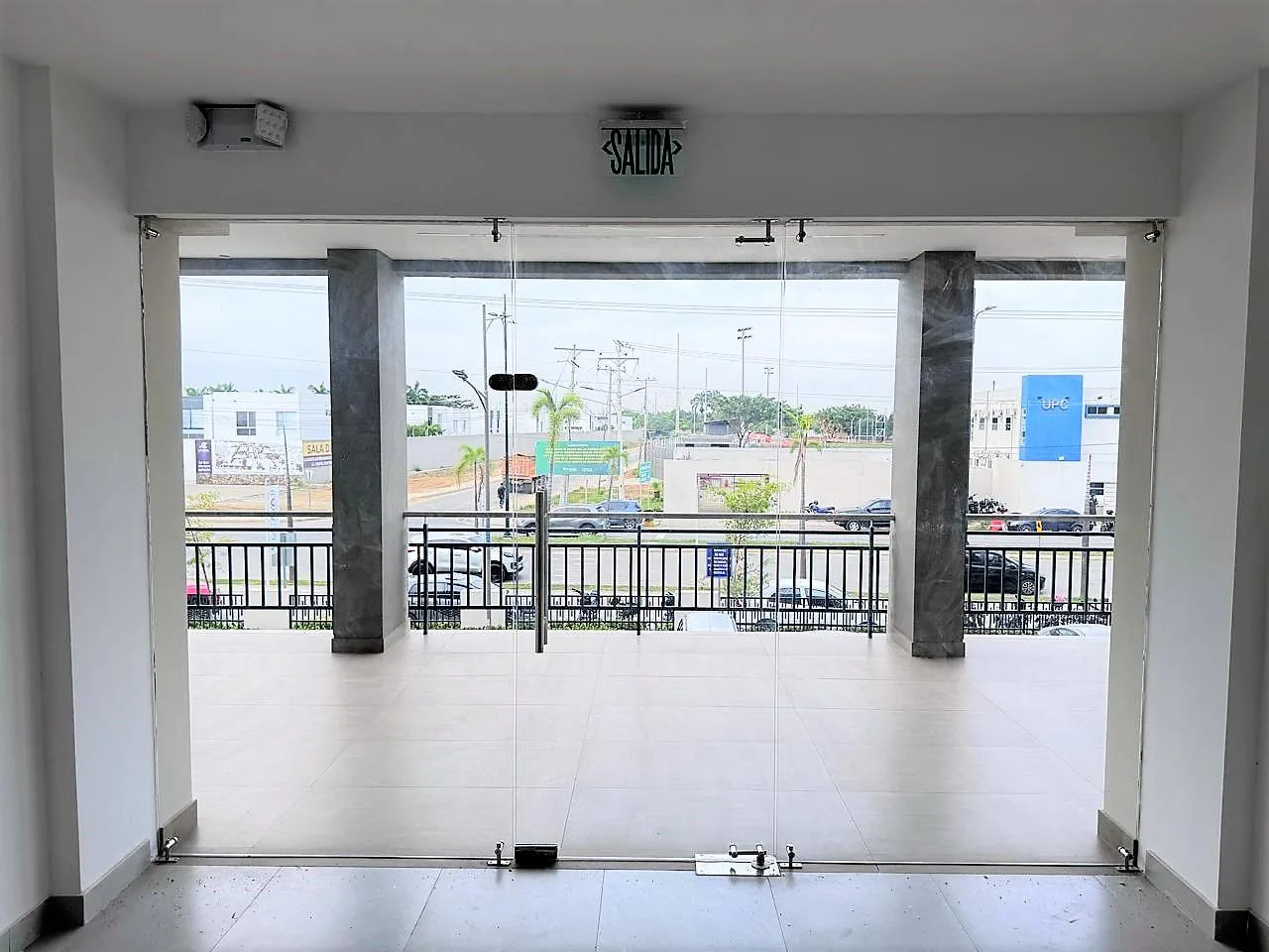 Local Comercial en Alquiler, Plaza Comercial Vizcaya II, Samborondon, RobA