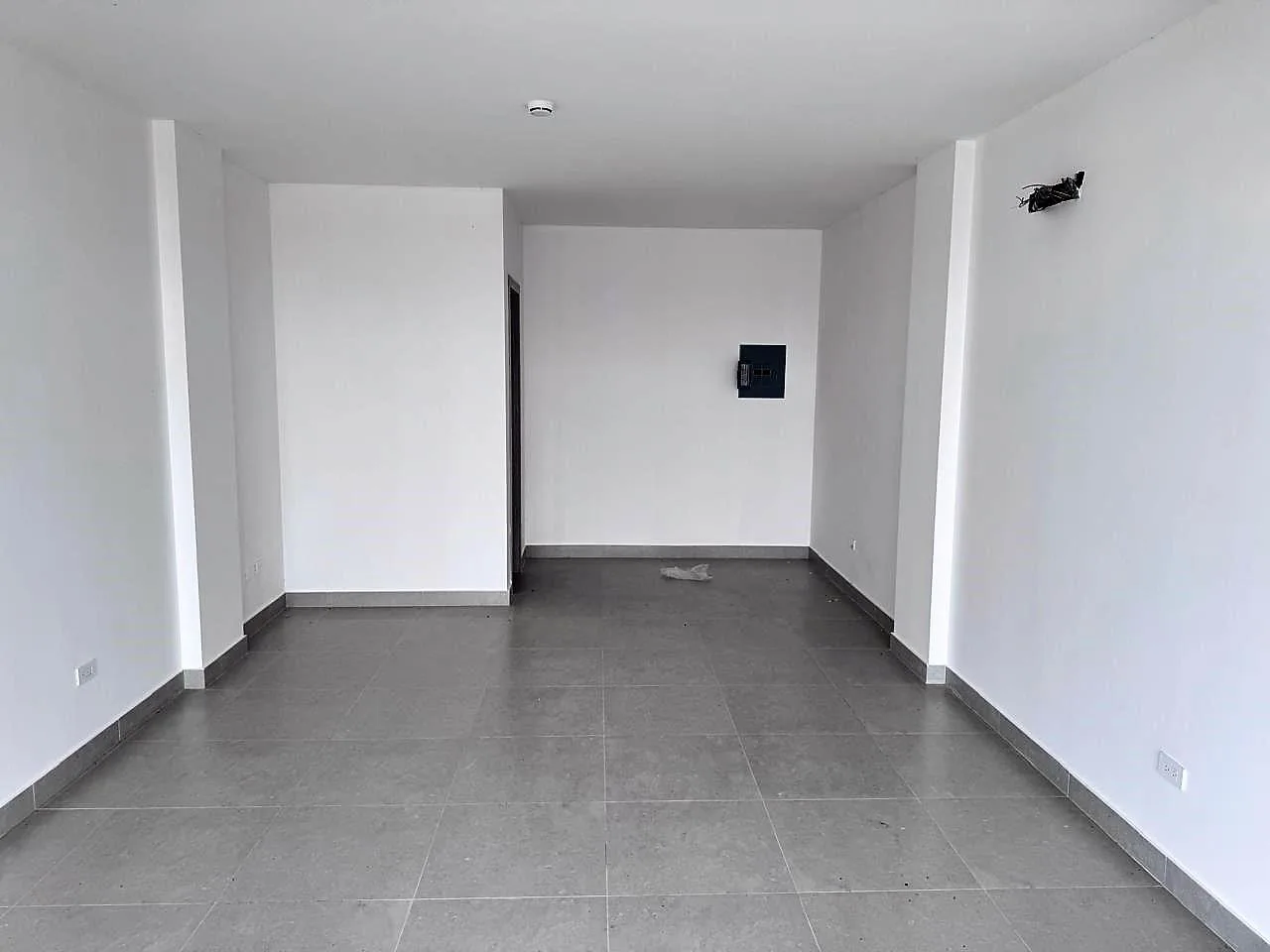 Local Comercial en Alquiler, Plaza Comercial Vizcaya II, Samborondon, RobA