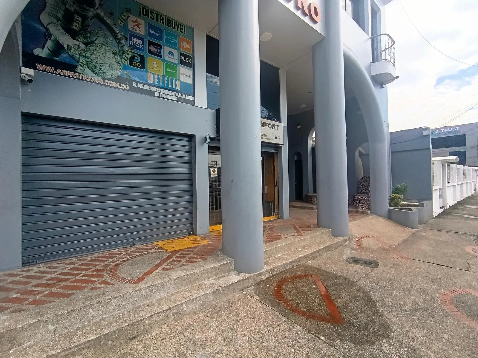 Alquiler de oficina en la cuidadela Ietel, en la Francisco de Orellana EleS