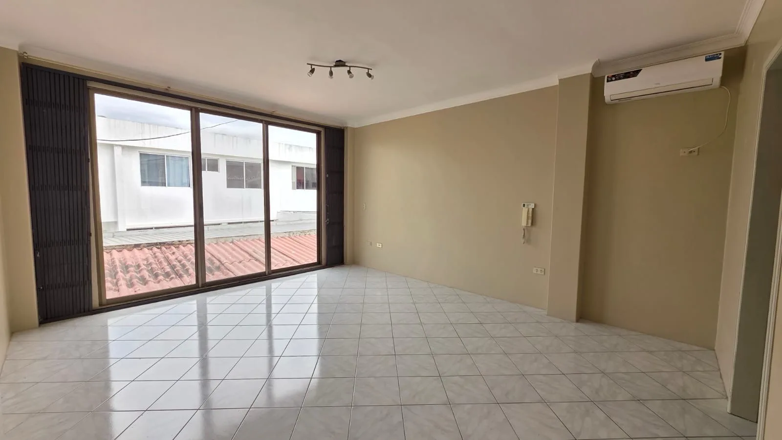 Departamento en Venta 1er Piso, Urbanizacion Puerto Azul, JohR