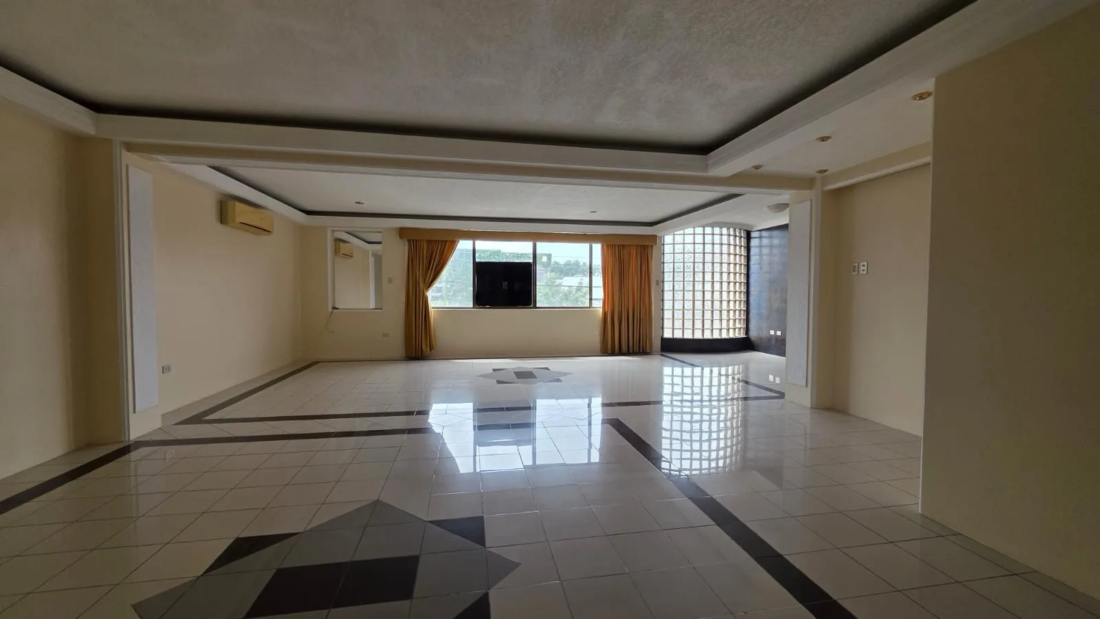 Departamento en Venta 1er Piso, Urbanizacion Puerto Azul, JohR