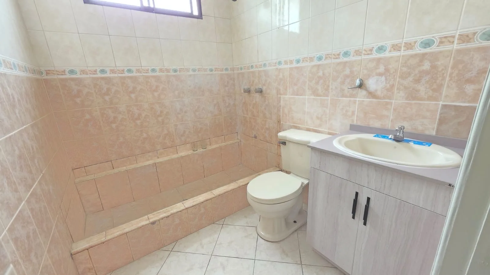 Departamento en Venta 1er Piso, Urbanizacion Puerto Azul, JohR