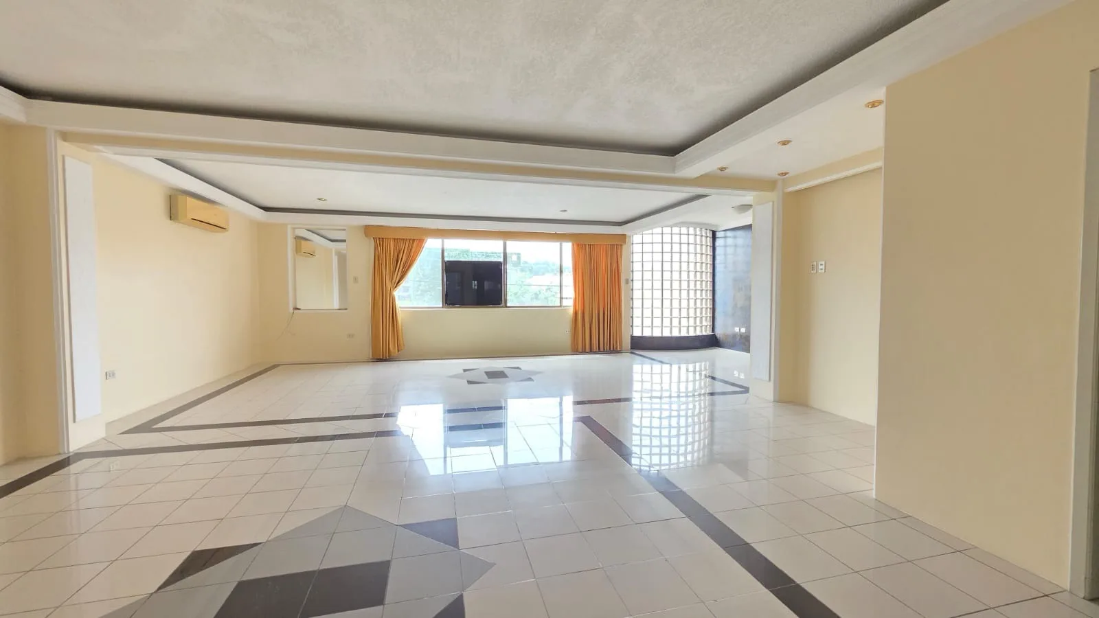 Departamento en Venta 1er Piso, Urbanizacion Puerto Azul, JohR