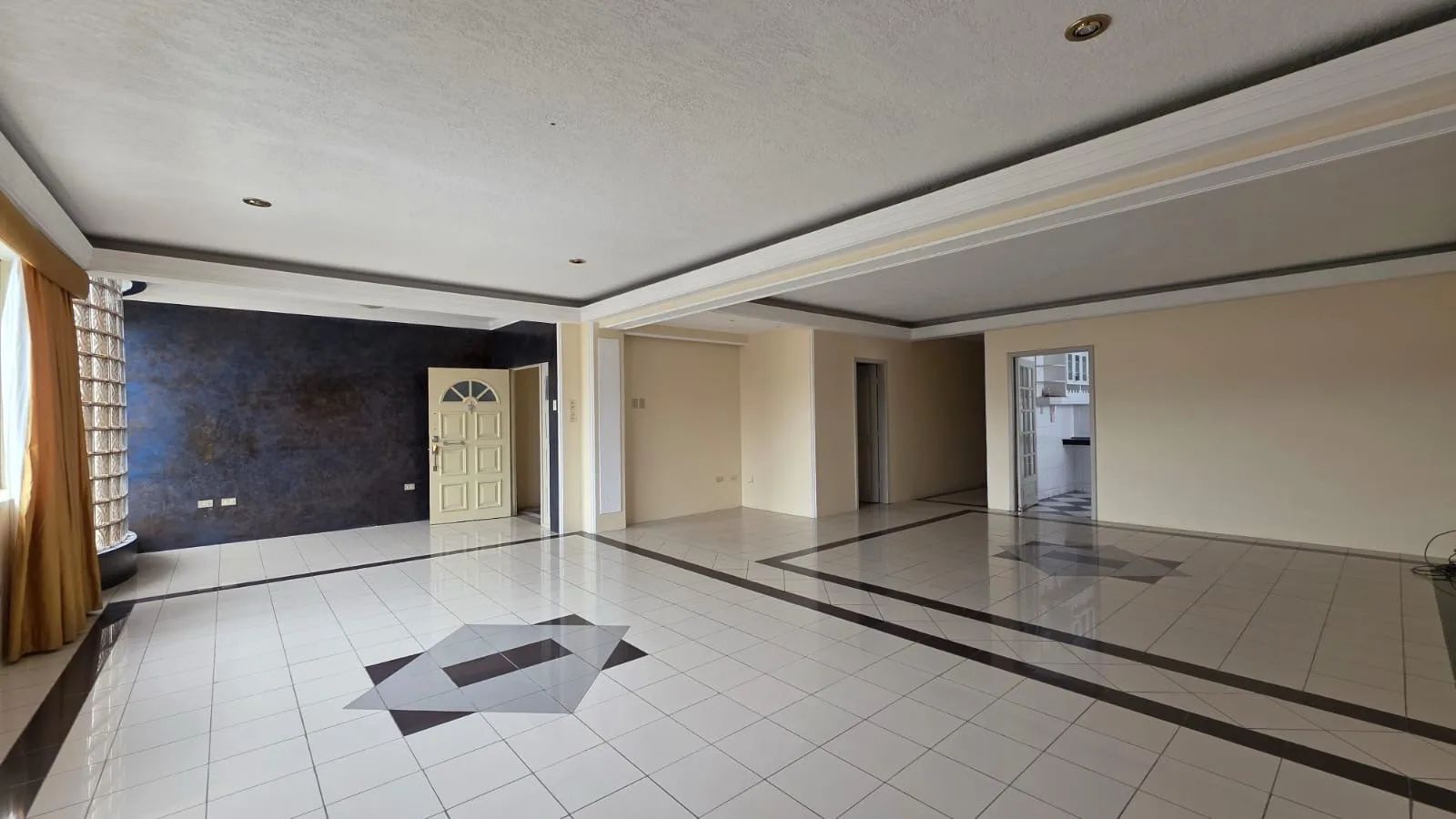 Departamento en Venta 1er Piso, Urbanizacion Puerto Azul, JohR