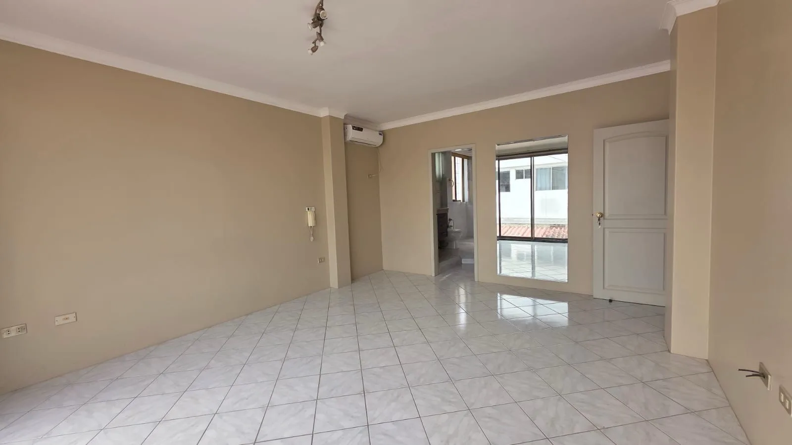 Departamento en Venta 1er Piso, Urbanizacion Puerto Azul, JohR