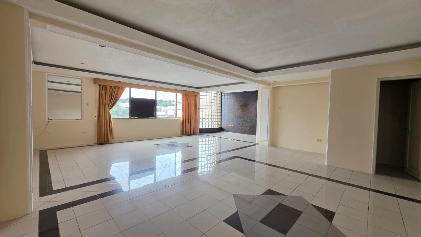 Departamento en Venta 1er Piso, Urbanizacion Puerto Azul, JohR