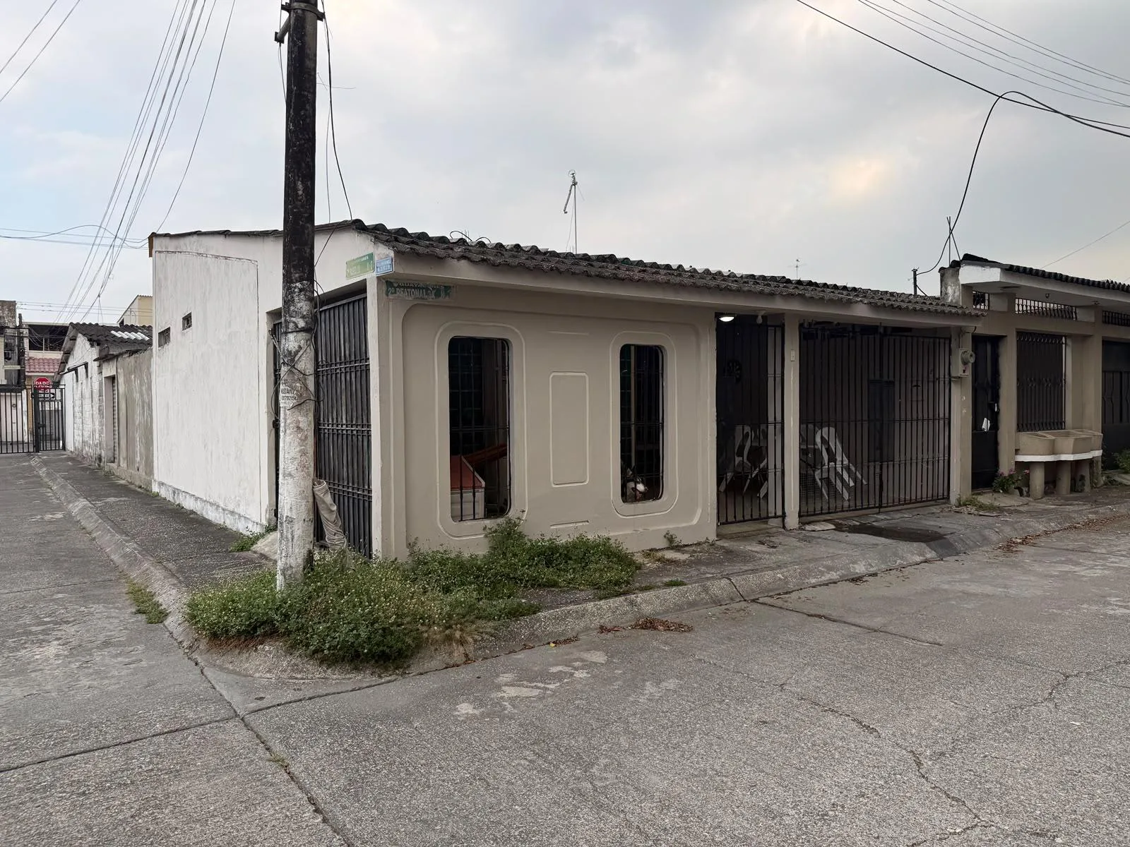 Se vende casa de una planta en Cdla Guayacanes JosS