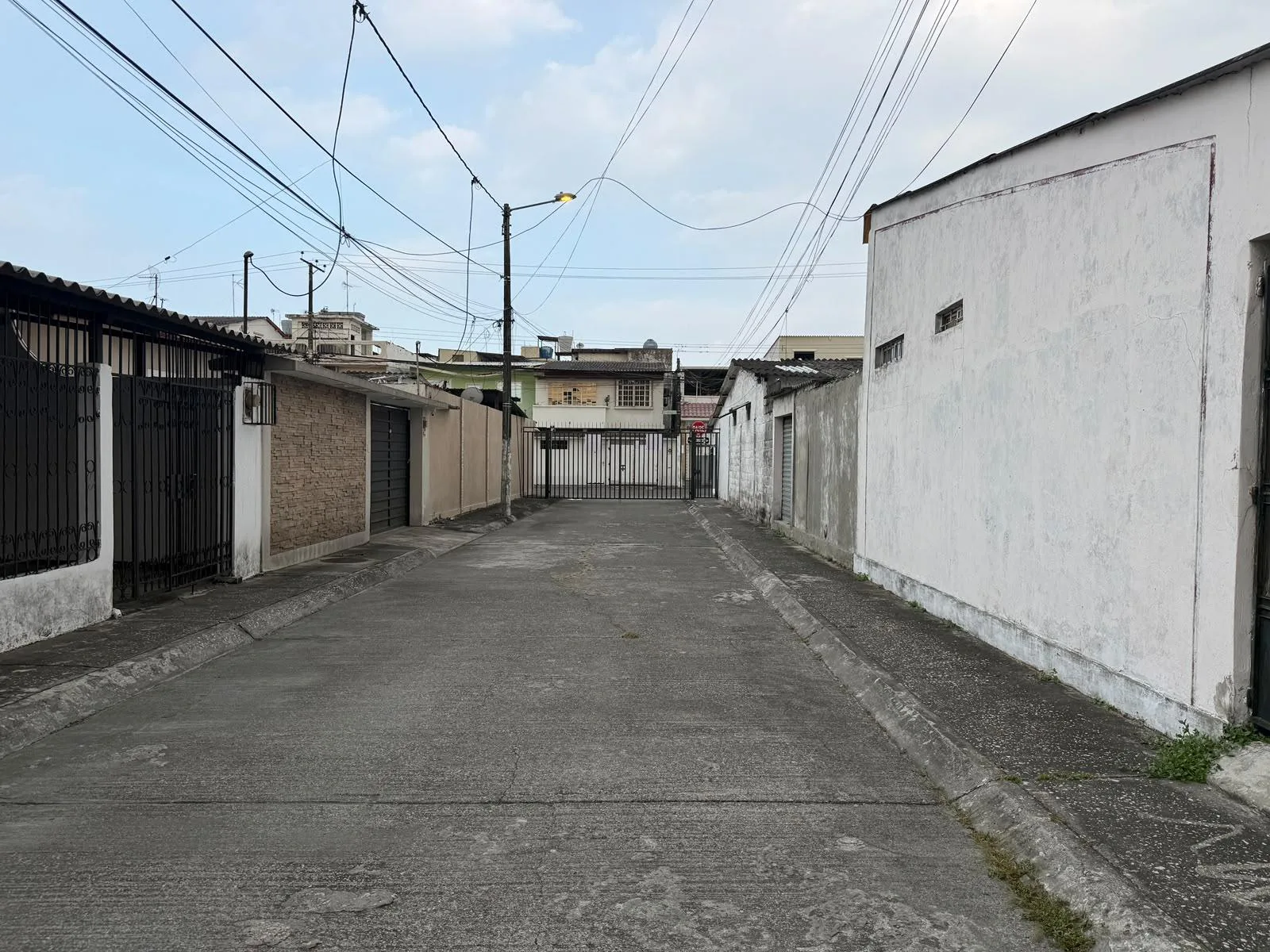 Se vende casa de una planta en Cdla Guayacanes JosS