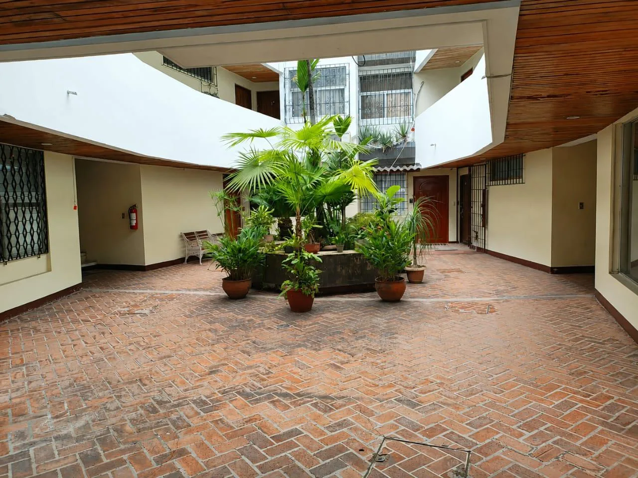 Departamento Amoblado en Alquiler, Cdla. Kennedy Vieja, atras del CC Las Vitrinas, EliC
