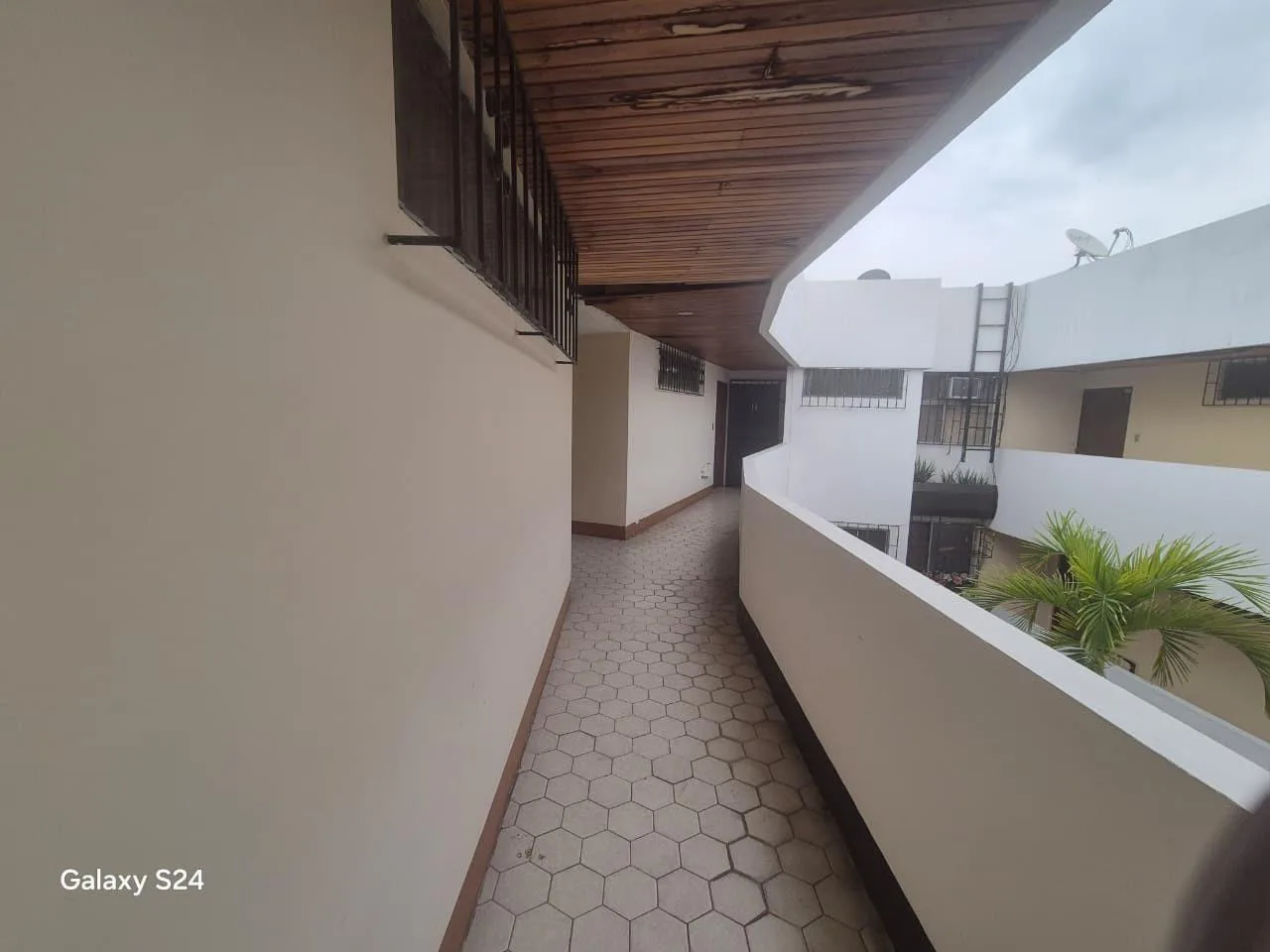 Departamento Amoblado en Alquiler, Cdla. Kennedy Vieja, atras del CC Las Vitrinas, EliC
