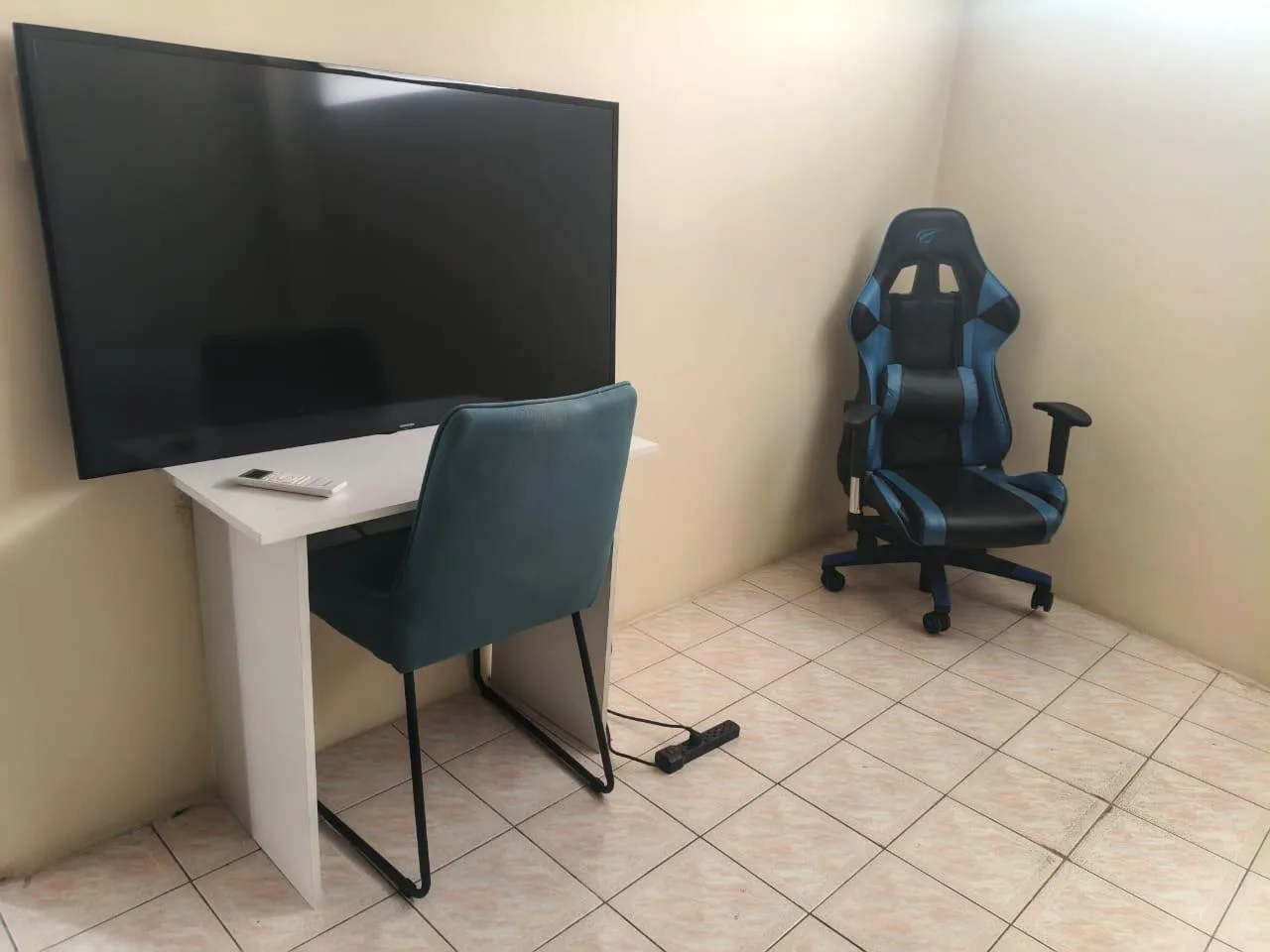Departamento Amoblado en Alquiler, Cdla. Kennedy Vieja, atras del CC Las Vitrinas, EliC