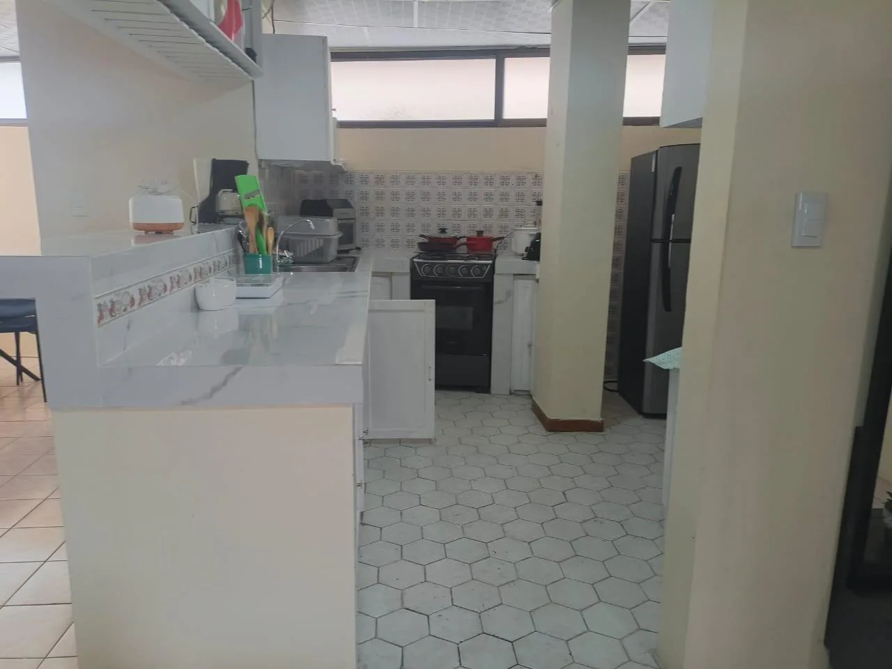 Departamento Amoblado en Alquiler, Cdla. Kennedy Vieja, atras del CC Las Vitrinas, EliC