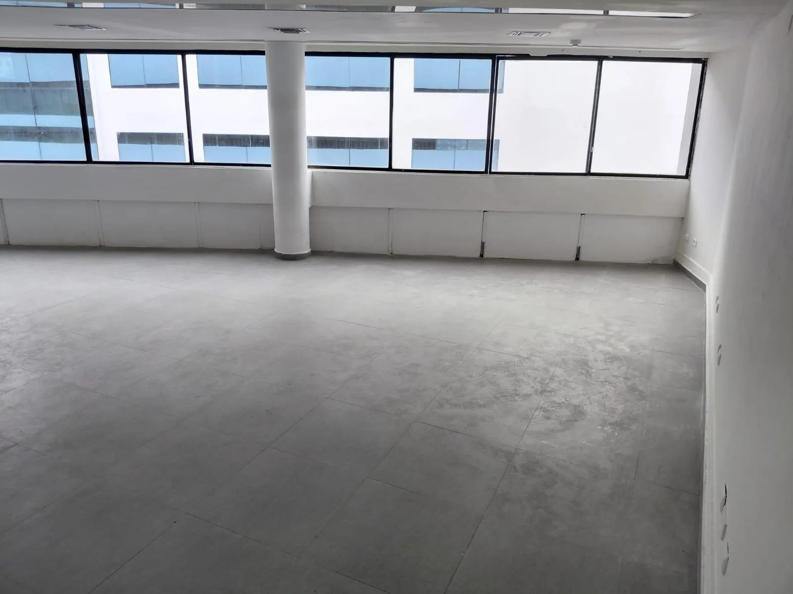 Oficina en alquiler C.C. Río Plaza, 2do piso, Km 1 1/2 vía a Samborondón XimO