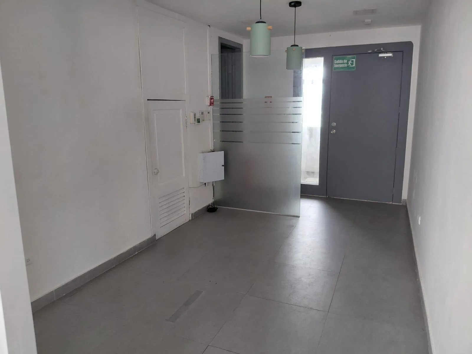 Oficina en alquiler C.C. Río Plaza, 2do piso, Km 1 1/2 vía a Samborondón XimO