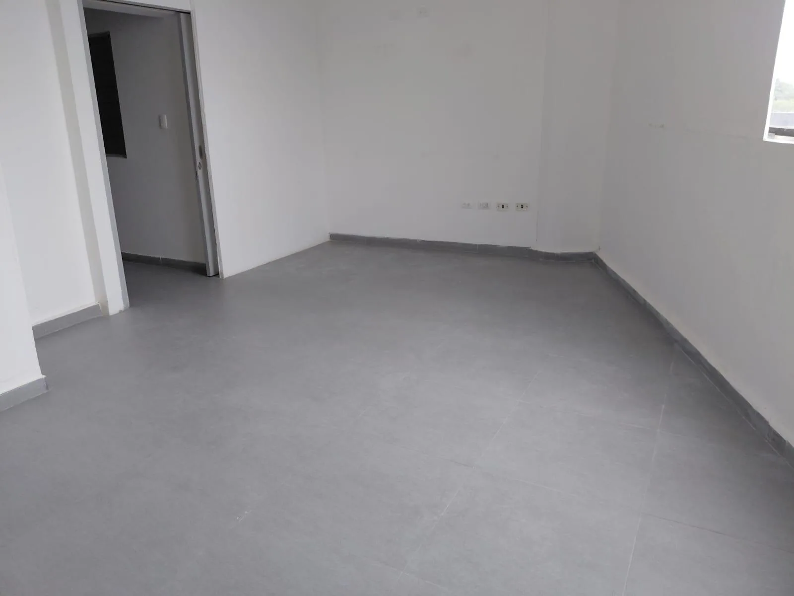 Oficina en alquiler C.C. Río Plaza, 2do piso, Km 1 1/2 vía a Samborondón XimO