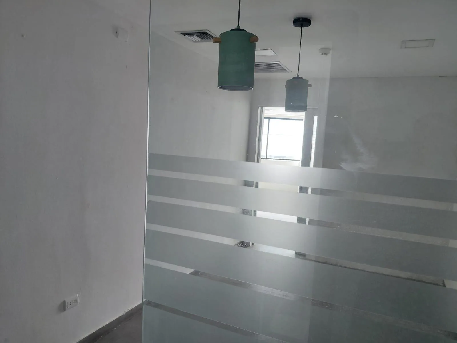 Oficina en alquiler C.C. Río Plaza, 2do piso, Km 1 1/2 vía a Samborondón XimO