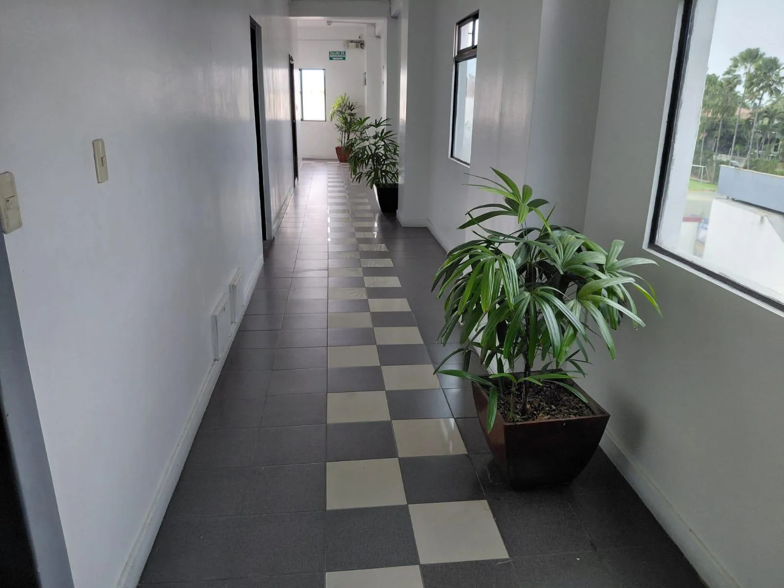 Oficina en alquiler C.C. Río Plaza, 2do piso, Km 1 1/2 vía a Samborondón XimO