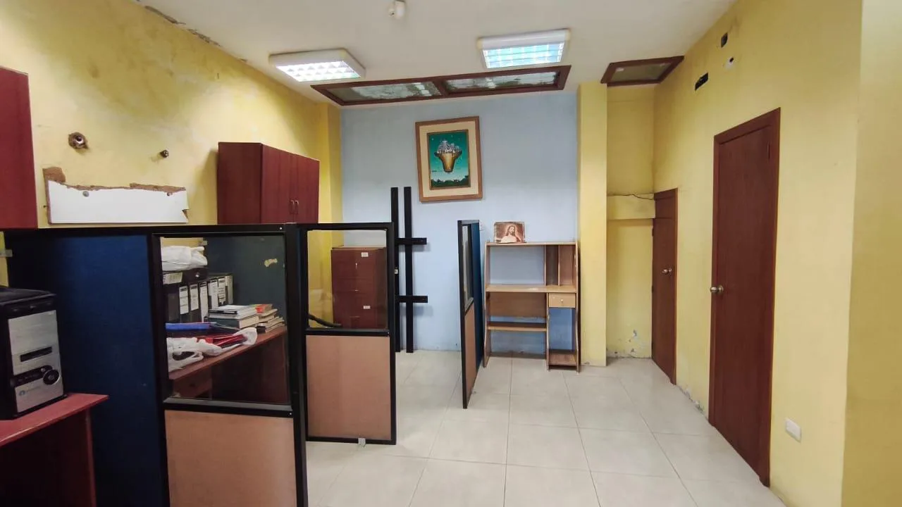 Edificio Comercial de 3 niveles en venta – Las Orquideas Guayaquil RonR