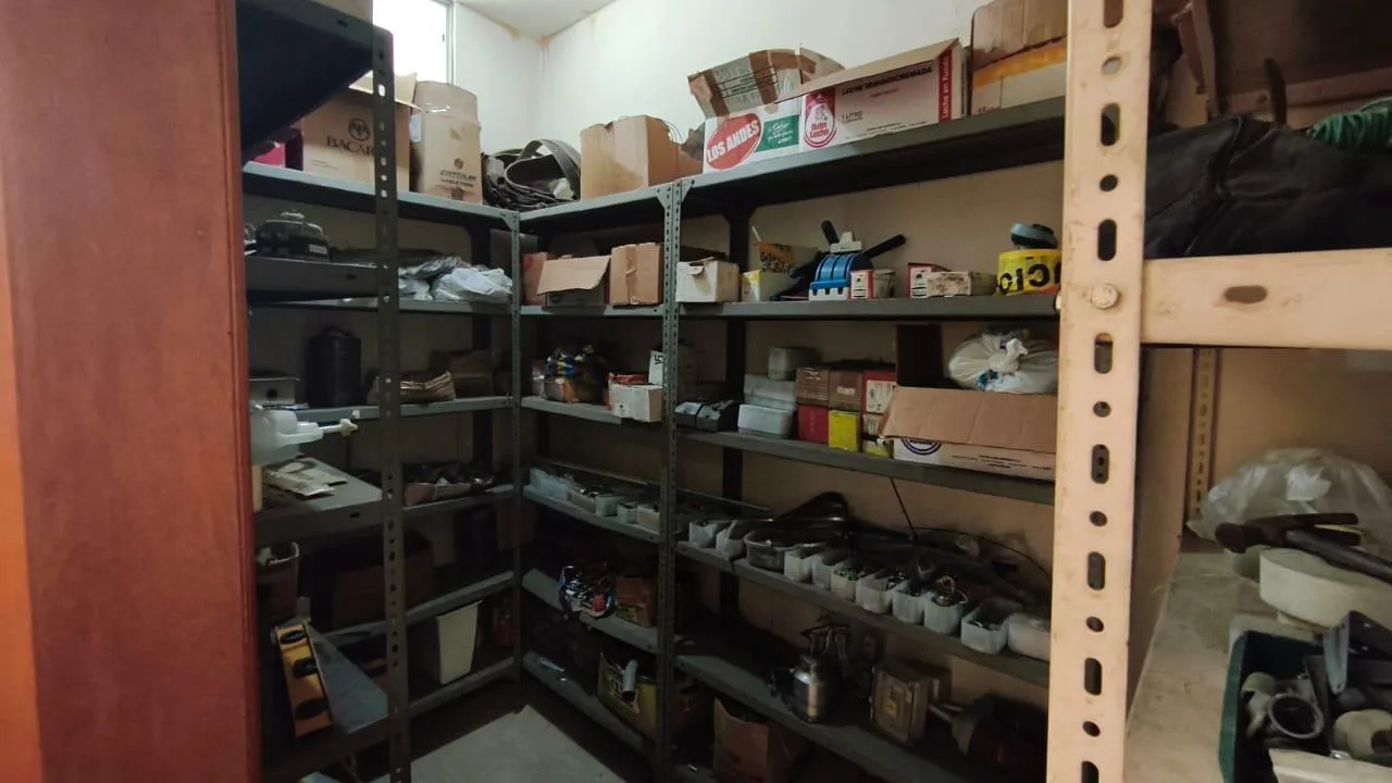 Edificio Comercial de 3 niveles en venta – Las Orquideas Guayaquil RonR