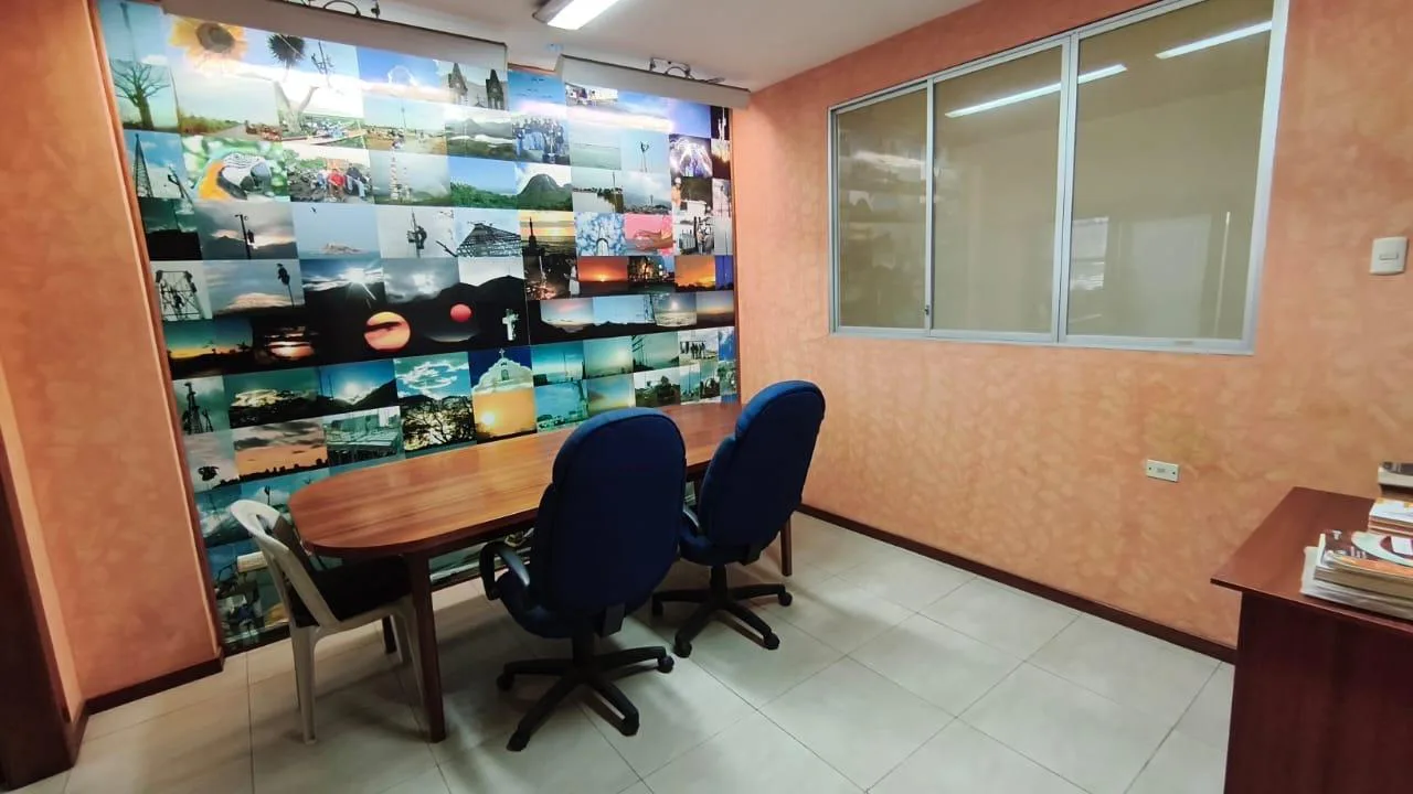 Edificio Comercial de 3 niveles en venta – Las Orquideas Guayaquil RonR