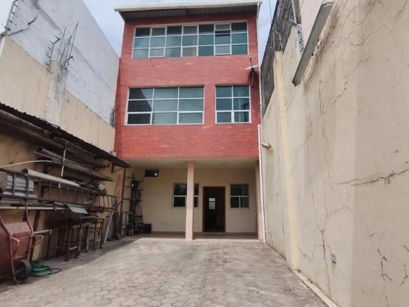 Edificio Comercial de 3 niveles en venta – Las Orquideas Guayaquil RonR