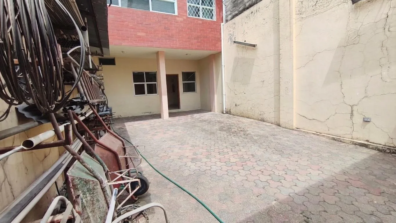 Edificio Comercial de 3 niveles en venta – Las Orquideas Guayaquil RonR