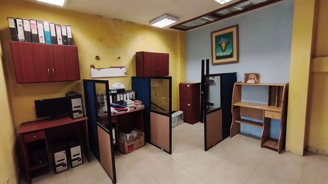 Edificio Comercial de 3 niveles en venta – Las Orquideas Guayaquil RonR
