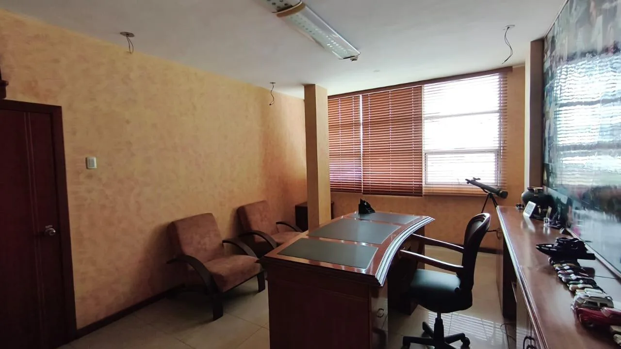 Edificio Comercial de 3 niveles en venta – Las Orquideas Guayaquil RonR
