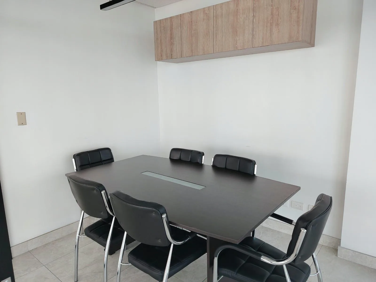 Se Vende Oficina, Edif. Sky Building , Aeropuerto, Guayaquil AnaA