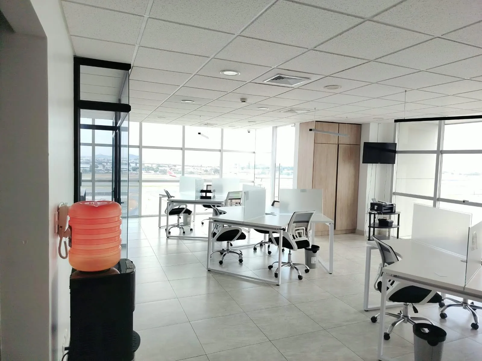 Se Vende Oficina, Edif. Sky Building , Aeropuerto, Guayaquil AnaA