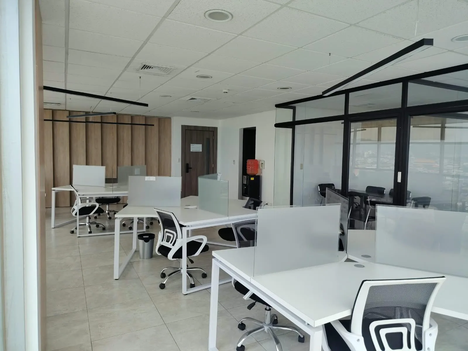 Se Vende Oficina, Edif. Sky Building , Aeropuerto, Guayaquil AnaA