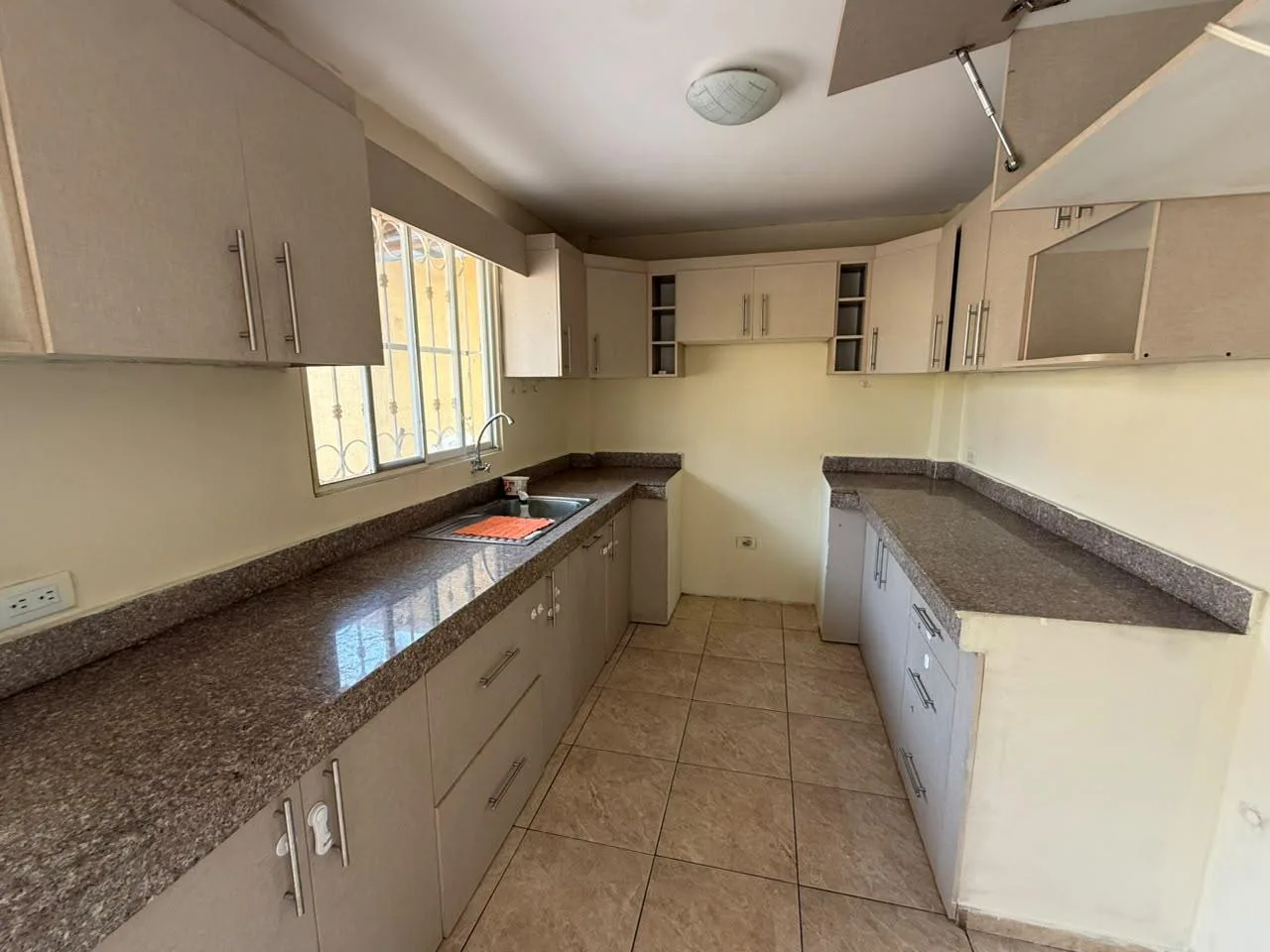 Casa en Alquiler Urb Duran City, Etapa Bromelia, BarG