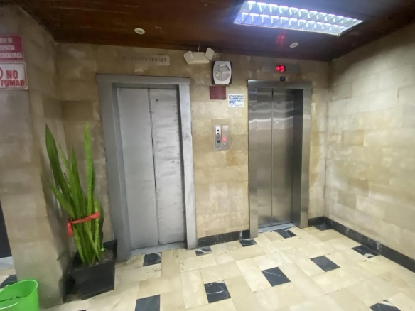 Oficina en Venta centro Guayaquil, Edificio Plaza, SolG