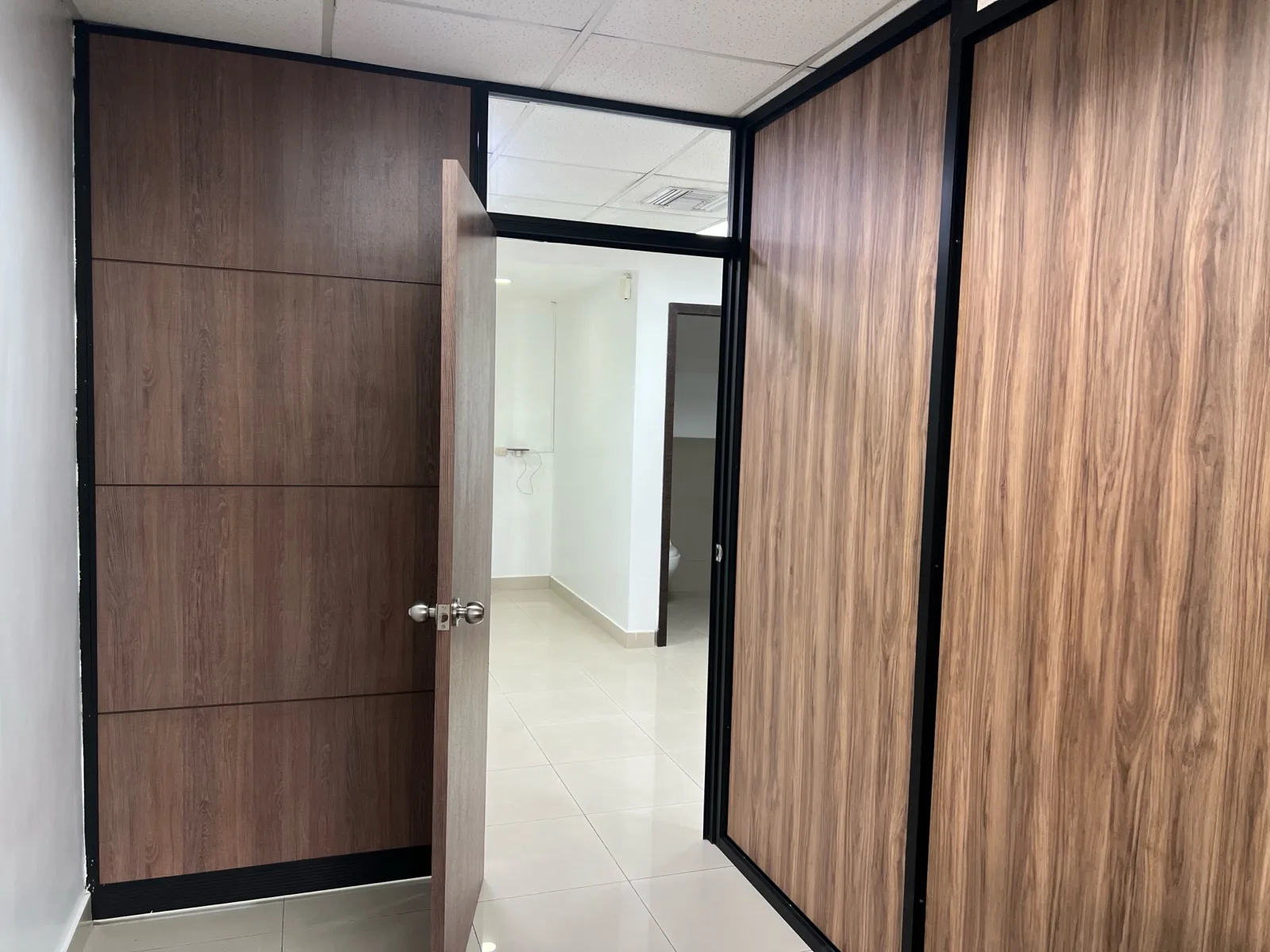 Oficina en Alquiler, Edificio City Office, 8vo Piso, RobA